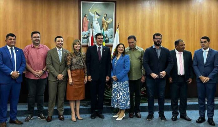 Renato Oliveira participa da cerimônia de sanção da Lei que eleva à 3ª Entrância Comarcas de Santarém, Marabá e Ananindeua