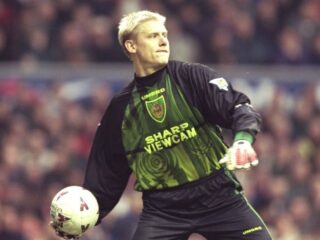 Peter Schmeichel um dos maiores goleiros da história