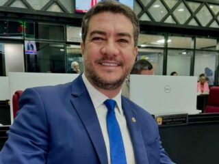 Deputado Ronie Silva debate projetos e recebe demandas da população na Alepa