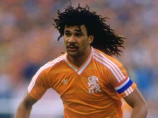 Atacante Ruud Gullit, um CRAQUE HOLANDÊS