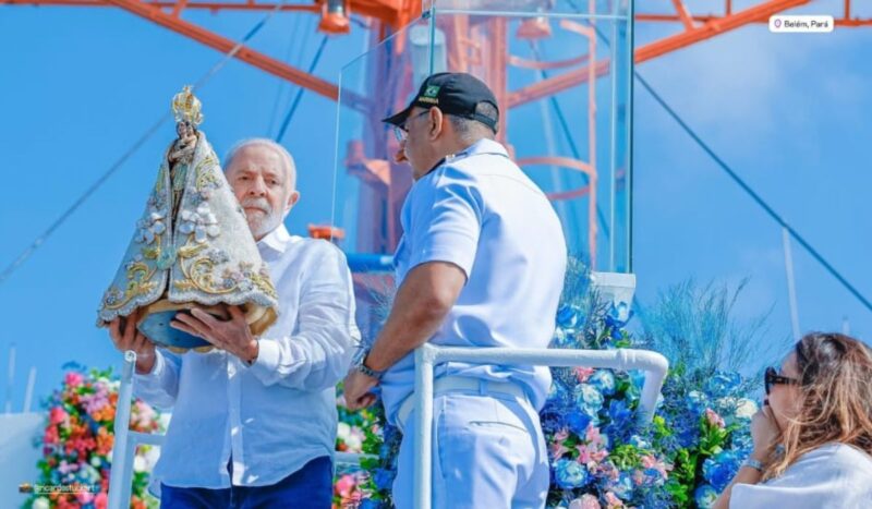 Presidente Lula participa do Círio Fluvial em Belém neste sábado (12)