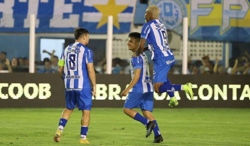 Por 1x0, Paysandu vence Brusque e confirma permanência na Série B