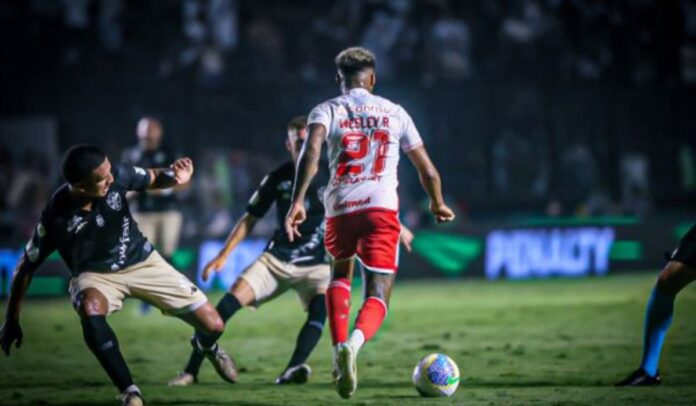 Vasco perde por 1 x 0 em casa e Inter amplia invencibilidade