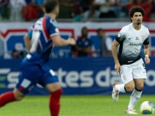 Corinthians e Bahia duelam em confronto decisivo