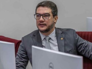 Ronie Silva "Sentimento de dever cumprido e o compromisso renovado", declara Ronie Silva