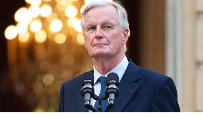 Parlamento da França destitui governo do primeiro-ministro Michel Barnier