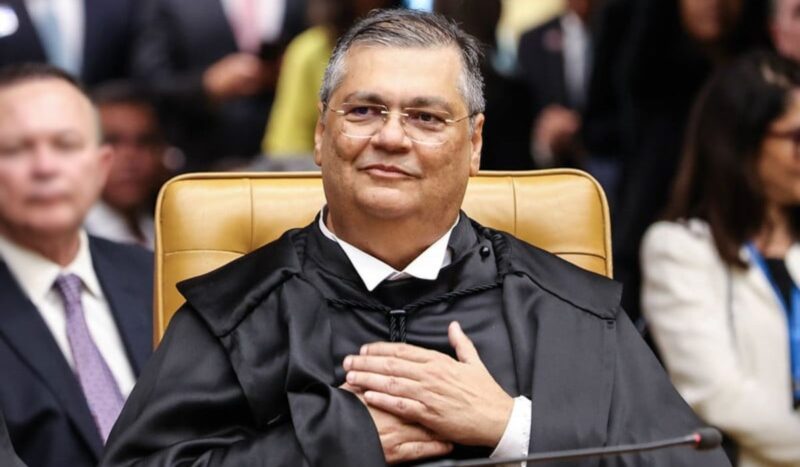 Ministro Flávio Dino suspende pagamento de R$ 4,2 Bilhões em emendas e solicita investigação da PF