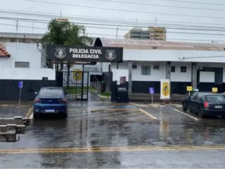 Criança de 9 anos é expulsa de casa pela mãe após denunciar padrasto por abuso