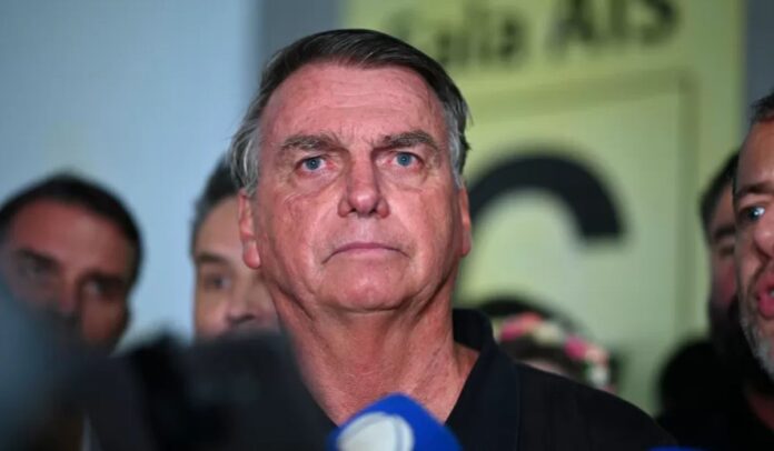 Bolsonaro aposta na influência de Trump para tentar reverter inelegibilidade