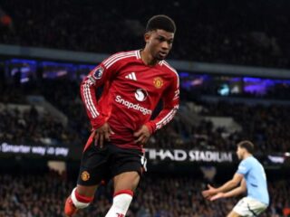Manchester United vira no final e vence o City por 2 a 1 no Etihad