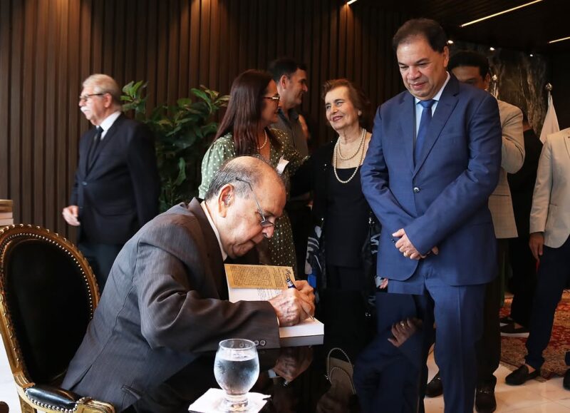 Chicão sobre o lançamento do livro 'Fragmentos de uma Vida': marco para a cultura e a política do estado