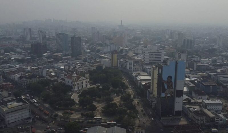 Brasil critica EUA depois de dezenas de deportados chegarem algemados a um aeroporto de Manaus