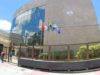 Juízes de Alagoas poderão receber até R$ 438 mil