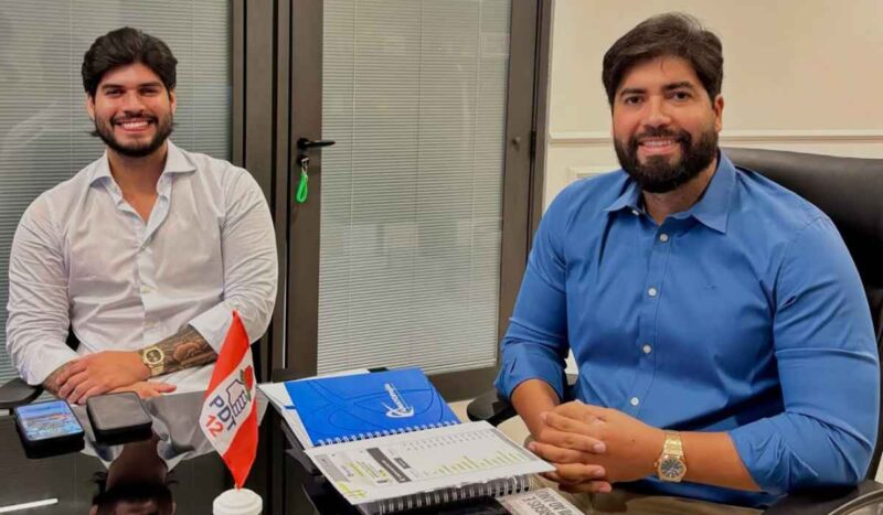 Deputado Adriano Coelho e vereador João Coelho fortalecem parceria entre legislativo estadual e municipal