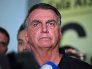 Estou preparado para ouvir a PF tocar a campainha, diz Bolsonaro