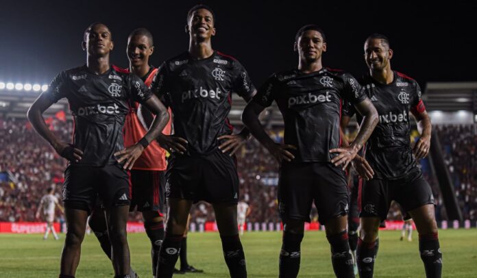 Flamengo atropela o Bangu com goleada de 5 x 0 no Carioca