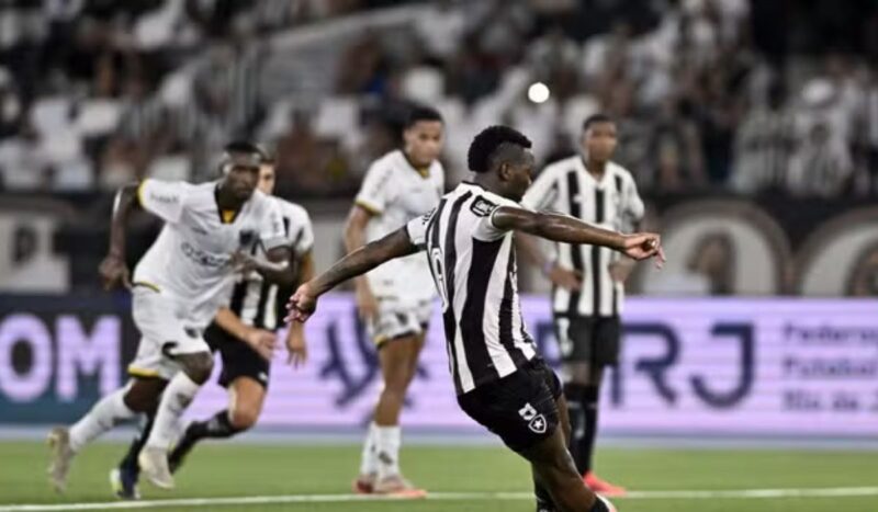 Botafogo tropeça e perde para o Volta Redonda por 2 x 1