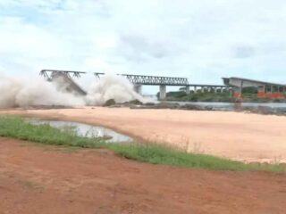 VEJA VÍDEO; resto da ponte que desabou entre Maranhão e Tocantins é implodido