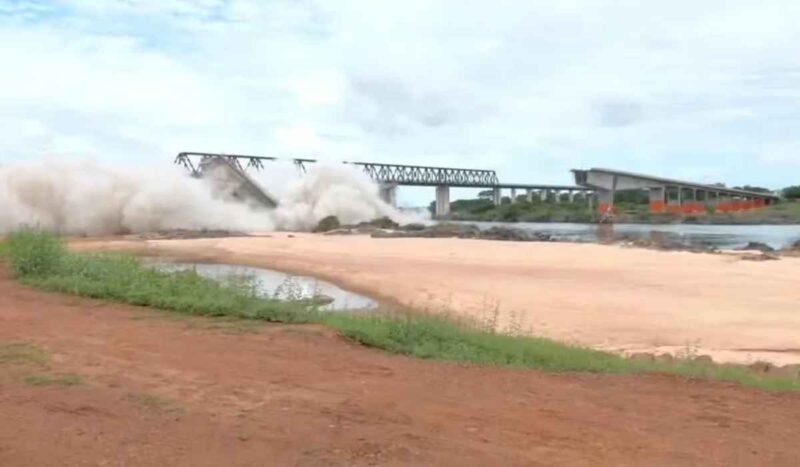 VEJA O VÍDEO; resto da ponte que desabou entre Maranhão e Tocantins é implodido