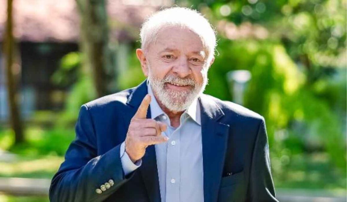Lula assina decretos para desapropriar 13,3 mil hectares e garantir reforma agrária