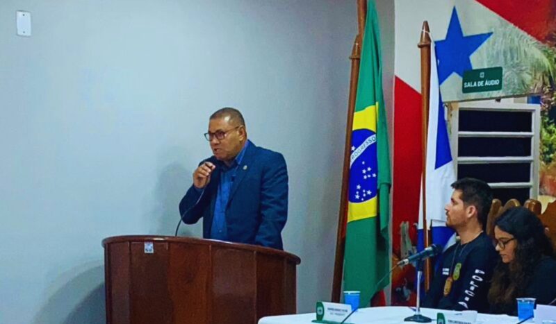 Vereador Professor Rosenildo Freitas reafirma compromisso com a população em primeira sessão da Câmara Municipal de Tailândia