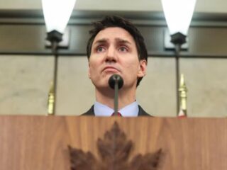 Em retaliação Justin Trudeau anuncia tarifas de 25% sobre produtos dos EUA