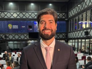 Deputado Adriano Coelho toma posse como 3º Secretário da Mesa Diretora da Alepa