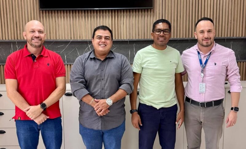 Prefeito Artemes Oliveira reúne com representantes da Equatorial Energia