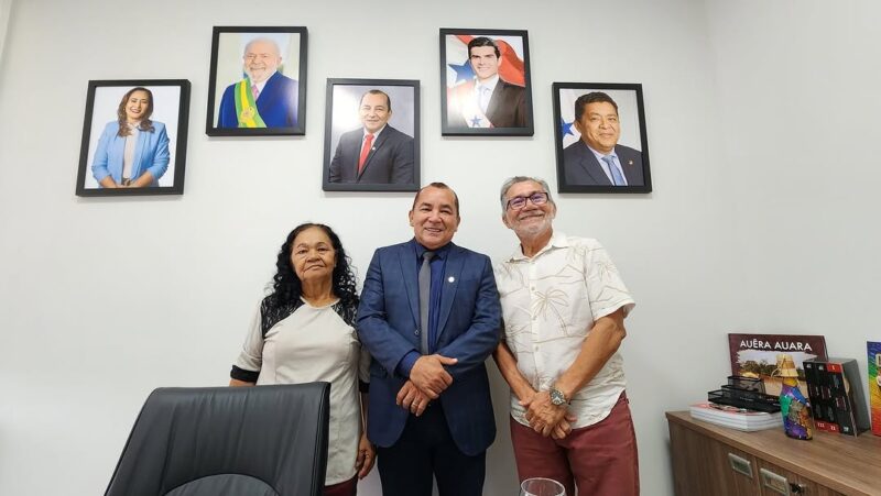 Deputado Elias Santiago reforça diálogo com lideranças em agenda na Alepa