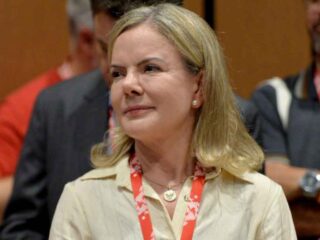 Ministra Gleisi Hoffmann critica governadores nas redes sociais: "fazendo oposição sistemática"