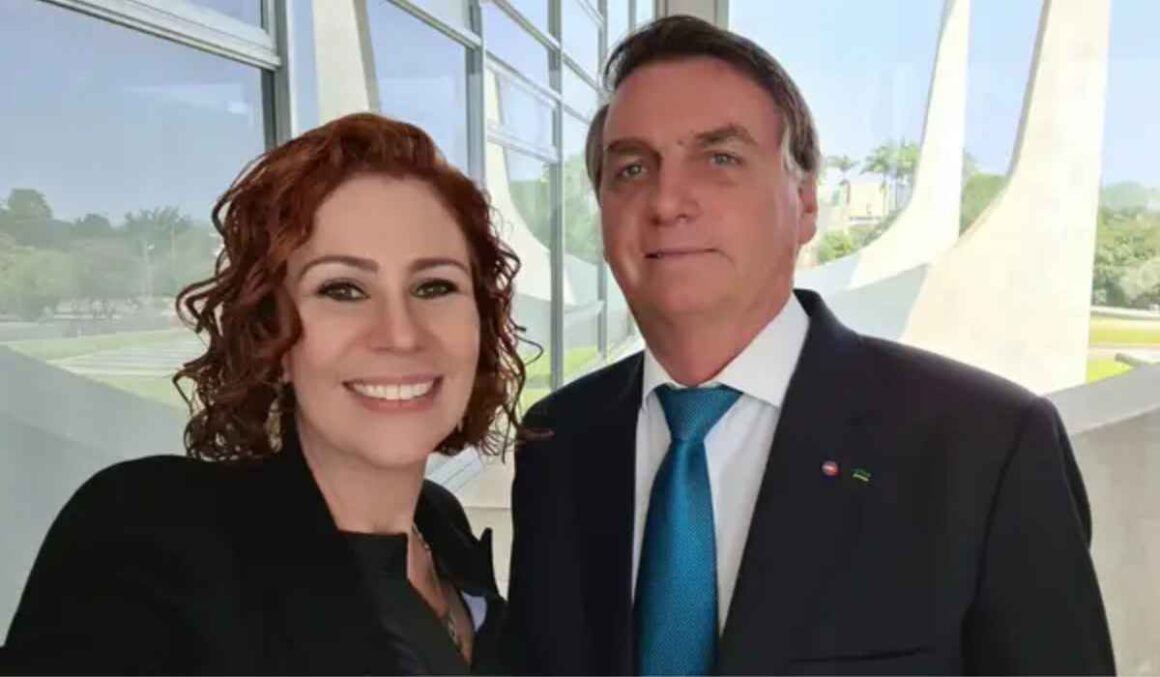 Bolsonaro culpa Carla Zambelli por derrota em 2022 e deputada reage: “Sempre o defendi”