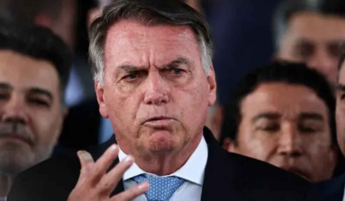 'Em 2027 vou subir a rampa do Planalto', diz Bolsonaro, inelegível