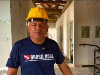 Vereador Aurino Martins acompanha obras de reforma da Prefeitura de Brasil Novo