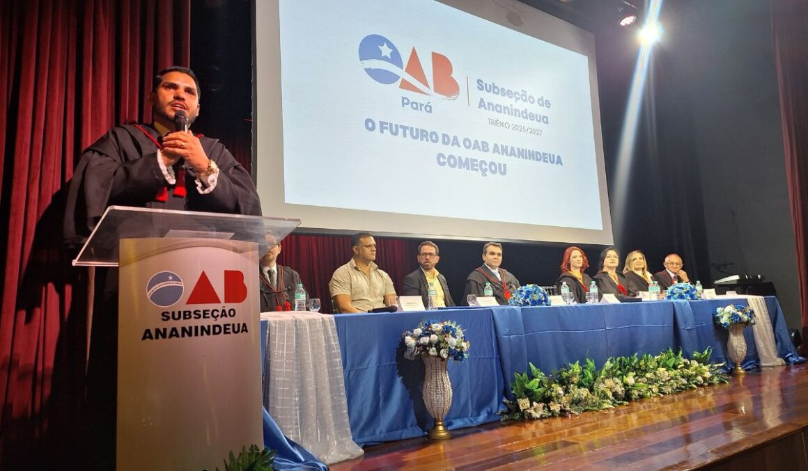 Michel Batista e nova diretoria da OAB de Ananindeua tomam posse