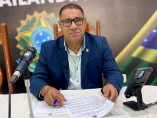Professor Rosenildo Freitas: indicações sugere iluminação pública na Vila Fumaça e implantação de lombadas nas ruas asfaltadas do Distrito Palmares