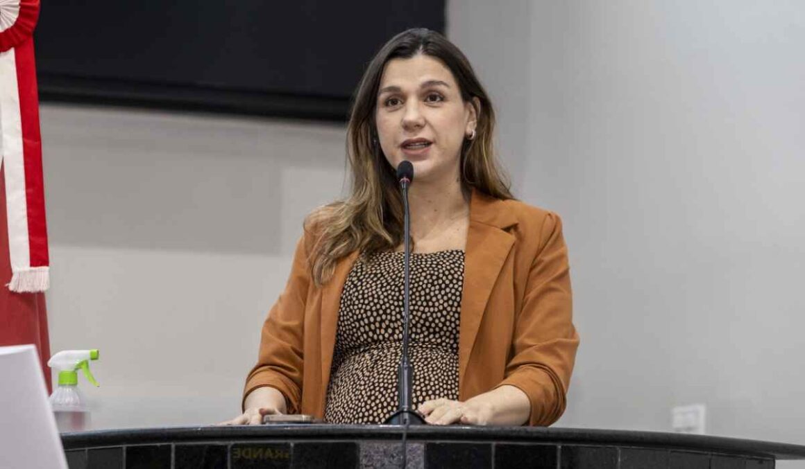 Deputada Paula Titan articula melhorias em municípios e anuncia reformas de escolas em Castanhal