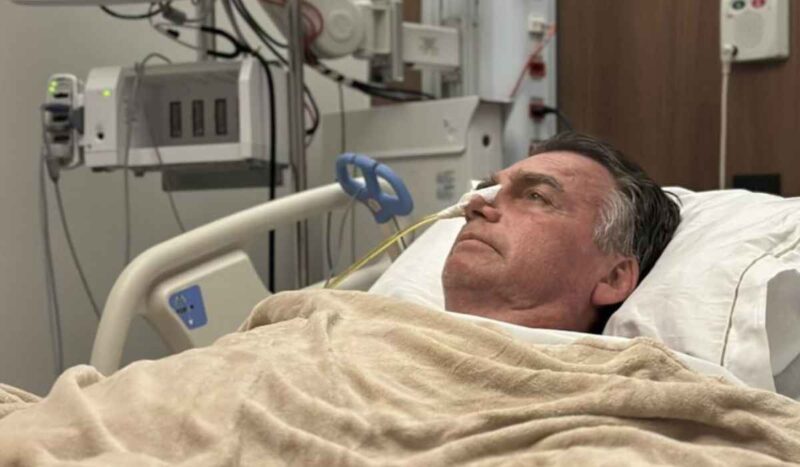 Em segundo dia na UTI, Bolsonaro tem quadro estável e sessão de fisioterapia