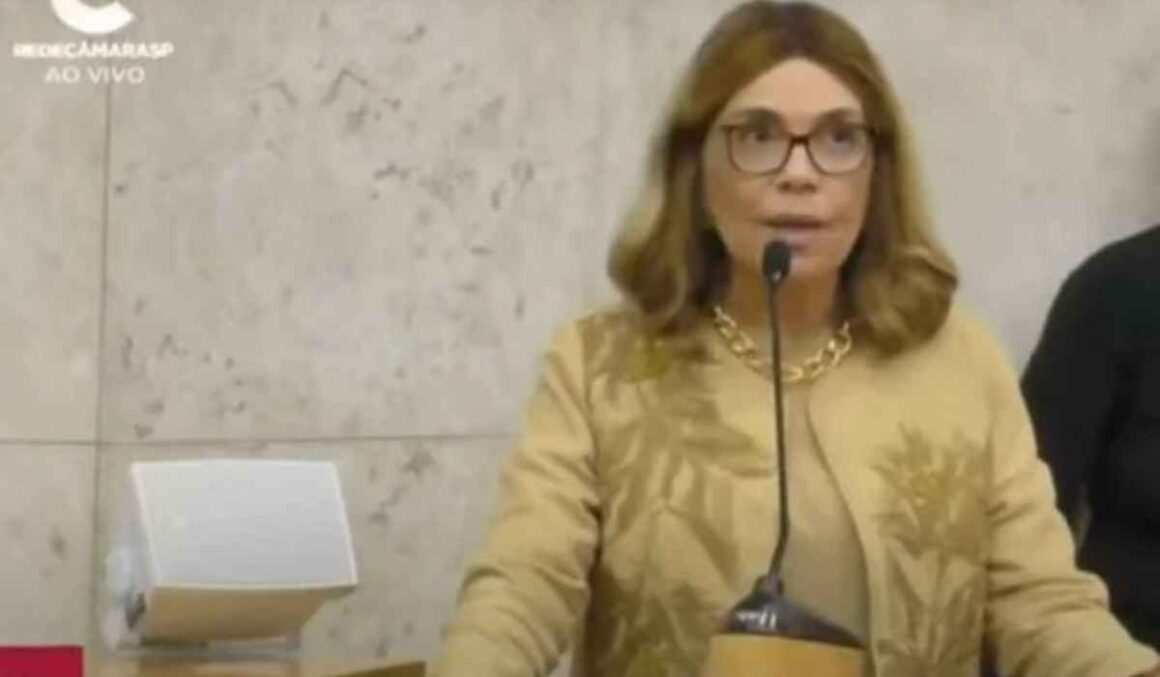 "Mulher branca, bonita e rica incomoda", diz vereadora acusada de racismo