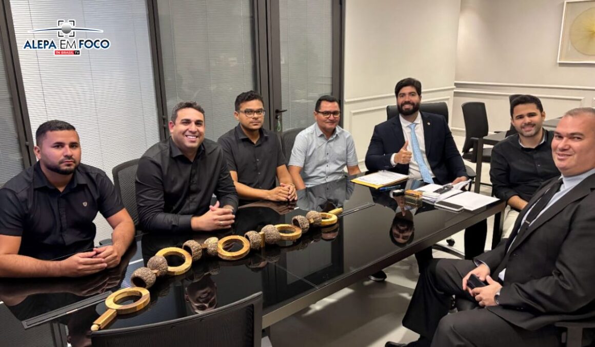 Vereador Enfermeiro Pedro (PDT) cumpre agenda com o deputado Adriano Coelho na Alepa, em Belém