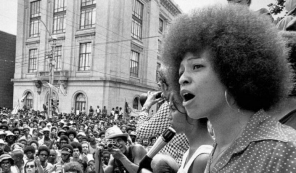 Quem foi Angela Davis?