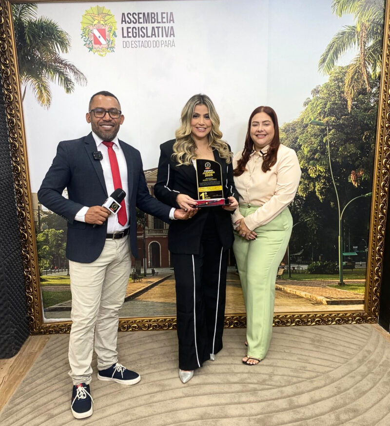 Advogada Andreza Nascimento recebe o troféu 1ª Edição do Prêmio JusPará