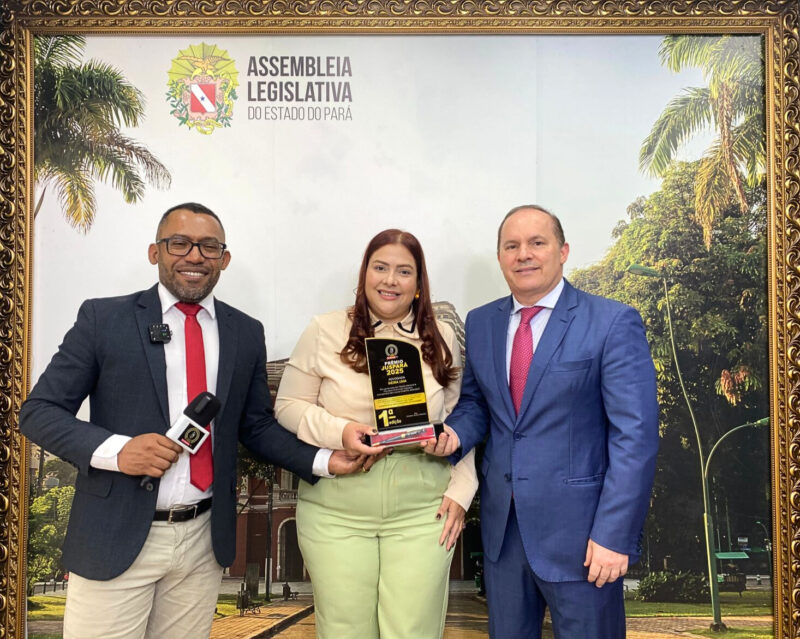 Advogada Indira Lima recebe o troféu 1ª Edição do Prêmio JusPará, da TN Brasil TV