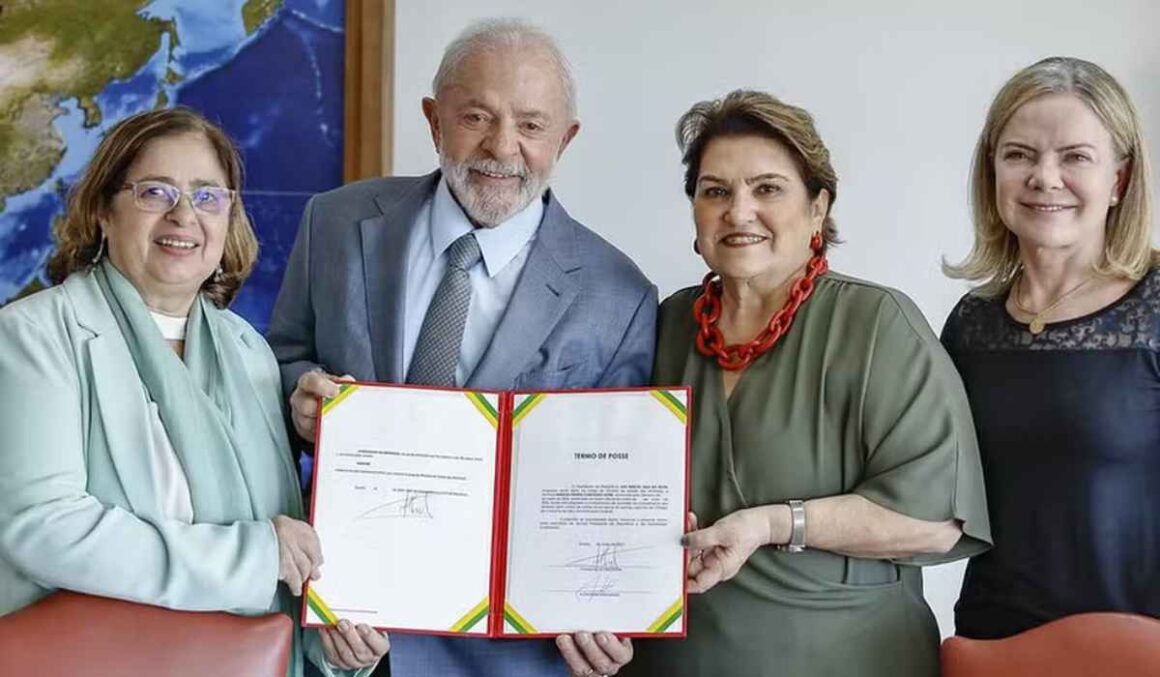 Lula quer ver as mulheres "mais contentes", diz nova ministra