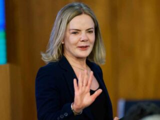 Gleisi rebate vídeo de Nikolas e responsabiliza governo Bolsonaro