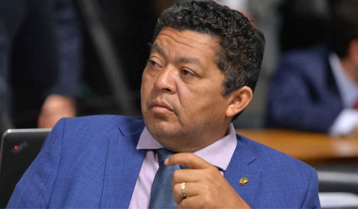 MPE pede cassação do mandato do senador Beto Faro (PT) por compra de votos