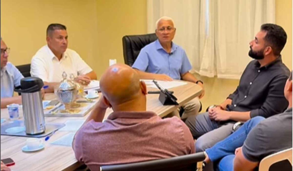 Prefeito Rubens Teixeira reúne secretariado e avalia primeiros meses de gestão em Moju