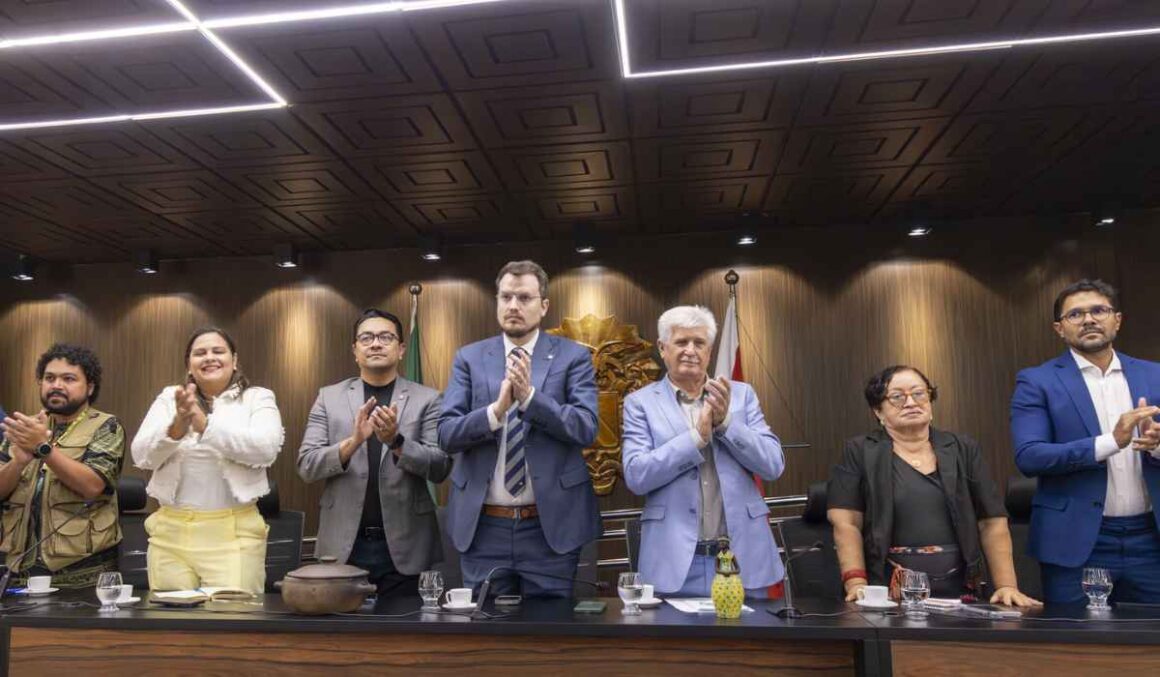 Dirceu Ten Caten em audiência pública sobre certificação de comunidades quilombolas no Pará: "momento de escuta e diálogo"