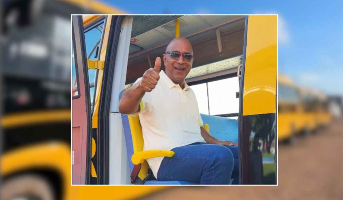 Jacundá reforça transporte escolar com a chegada de quatro novos ônibus