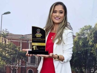 Advogada Wilma Gonçalves é agraciada com o troféu 1ª Edição do Prêmio JusPará