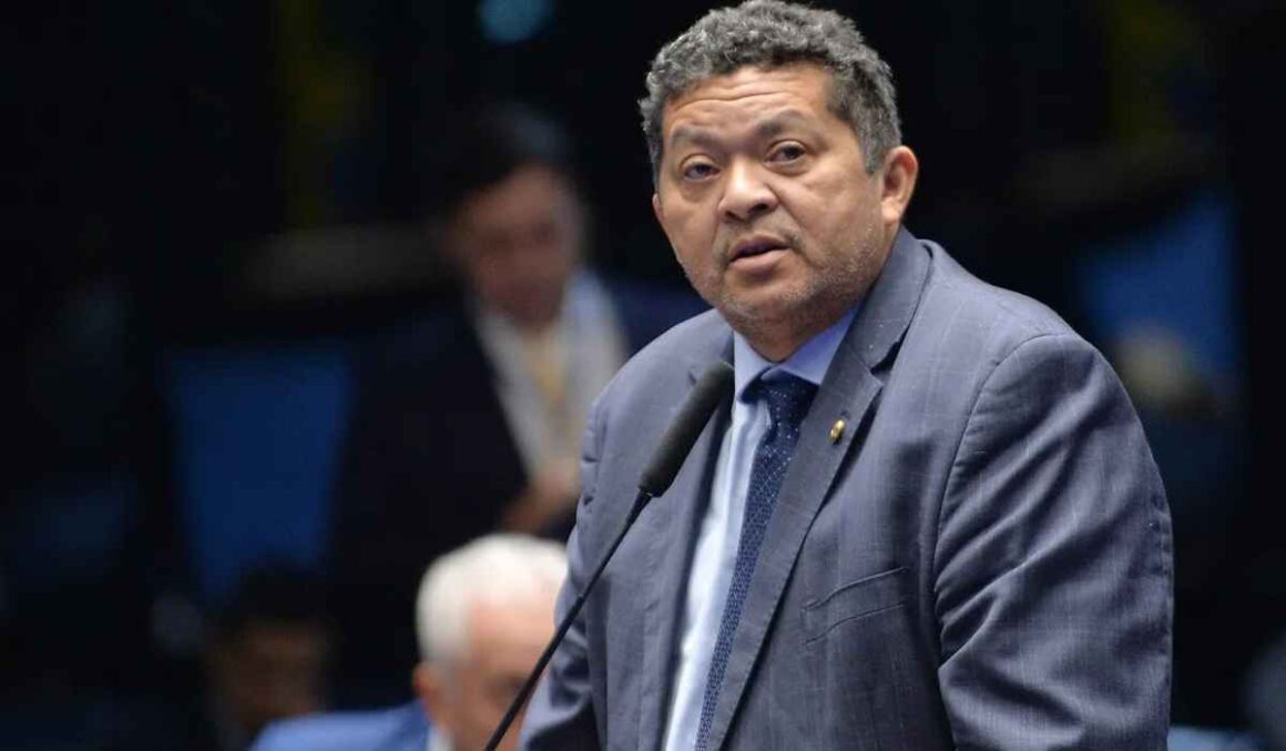 Cassado, senador Beto Faro (PT) permanece no cargo e recorrerá ao TSE